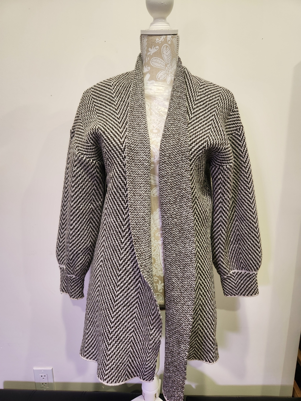 Open-Front Herringbone Long Cardigan Sweater - Black & White